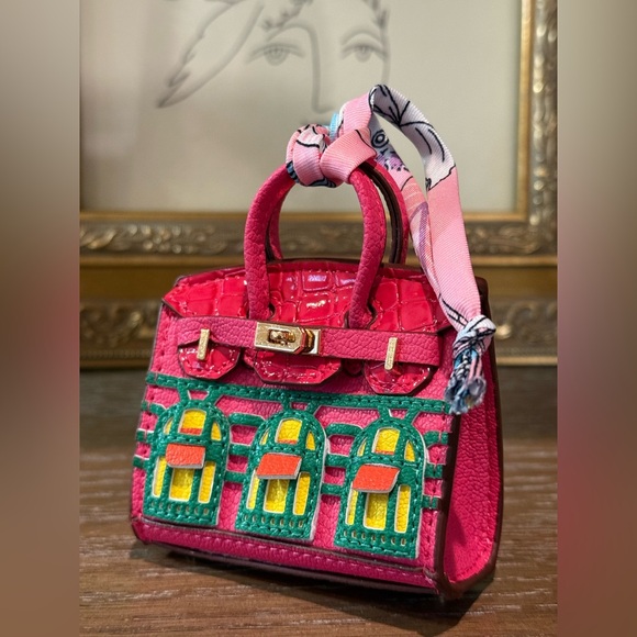 Micro Purse key fob earbuds holder made of leather & goldtone hardware Approx 3” - Picture 4 of 8